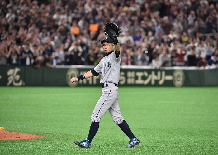 Ichiro Suzuki jugó su último partido de Grandes Ligas este jueves en Tokio, Japón, en el duelo entre Marineros de Seattle y Atléticos de Oakland, en la Serie Inaugural de la temporada 2019. LA PRENSA/AFP / Kazuhiro NOGI