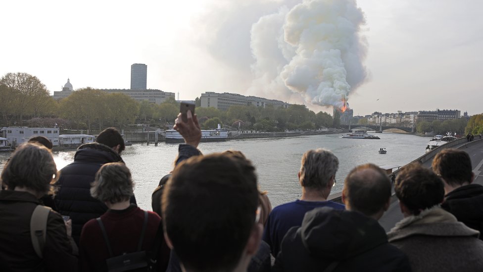 Incendio en Notre Dame: quiénes son François Pinault y Bernard Arnault, los multimillonarios del lujo y la moda que prometieron millones para la restauración de la catedral de París
