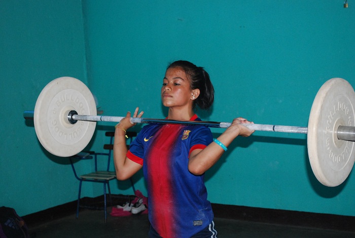 Alejandra Navarro ganó medalla de bronce en envión, en la categoría de 45 kilos del Torneo Panamericano de Levantamiento de Pesas. LA PRENSA/ARCHIVO/CARLOS MONTEALTO