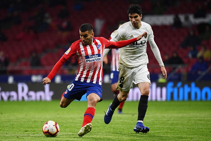Ángel Correa anotó el gol del triunfo del Atlético de Madrid frente al Valencia, este miércoles en la Liga española. LA PRENSA/AFP/GABRIEL BOUYS