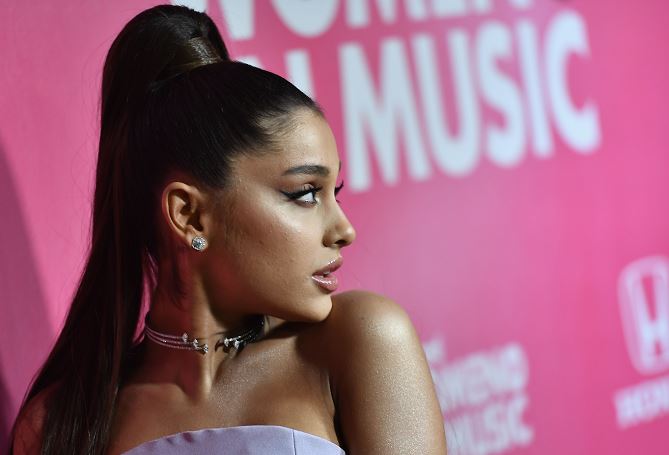 Ariana Grande es la nueva cara de Givenchy