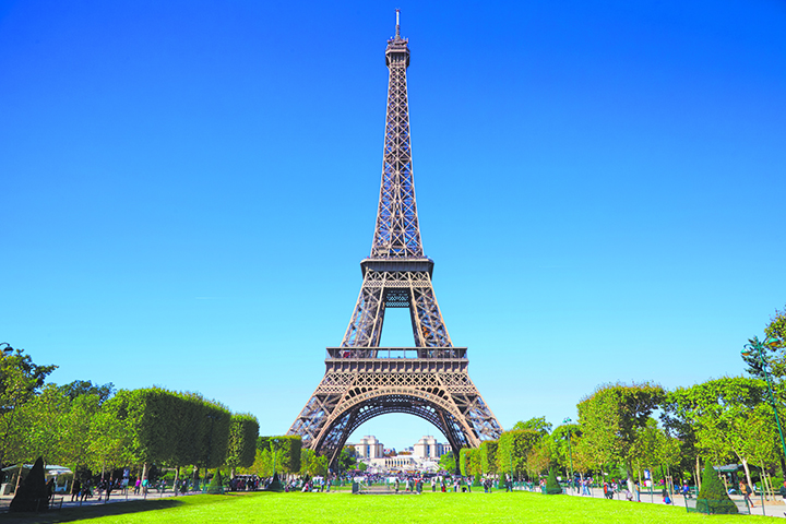 La Torre Eiffel celebra sus 130 años