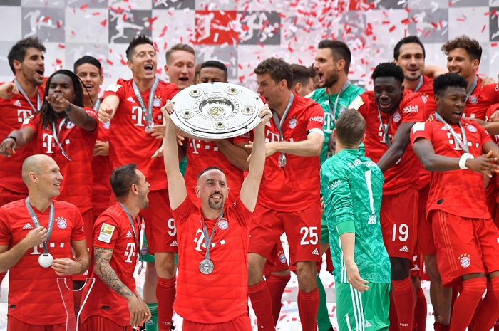 El Bayern de Munich ganó la Bundesliga en la última jornada y este triunfo sirvió como despedida del francés Frank Ribery. LA PRENSA/AFP / John MACDOUGALL