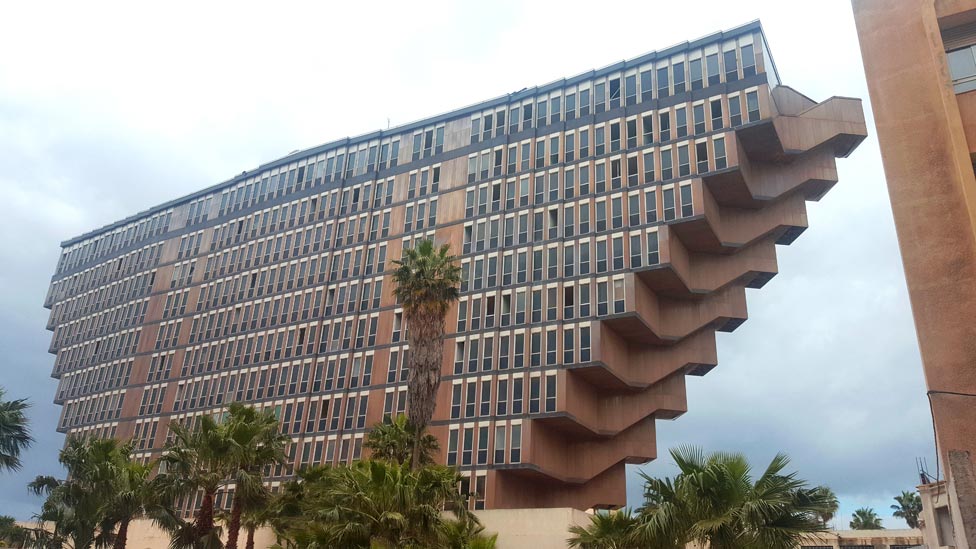 El misterioso vínculo entre «Star Wars» y el hotel «en forma de pirámide invertida» de Túnez que podría desaparecer