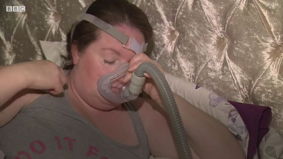 Qué es la parasomnia, el trastorno de sueño por el que una mujer gastó miles de dólares sin saberlo y casi tiene una sobredosis