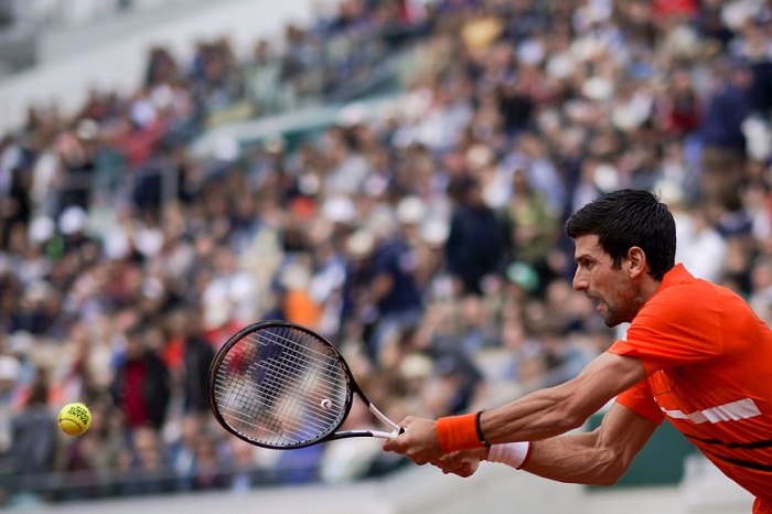 Novak Djokovic venció al suizo Henri Laaksonen y avanzó a la tercera ronda del Roland Garros. LA PRENSA/AFP/Kenzo TRIBOUILLARD