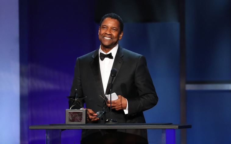 El «gigante» Denzel Washington es celebrado por Hollywood