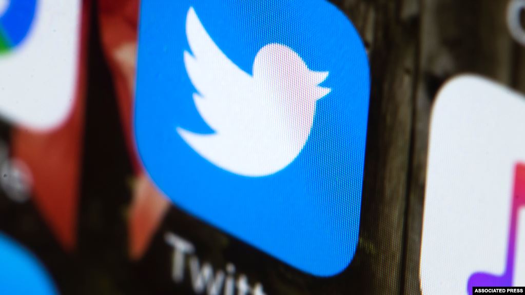 Twitter, VOA, Redes sociales