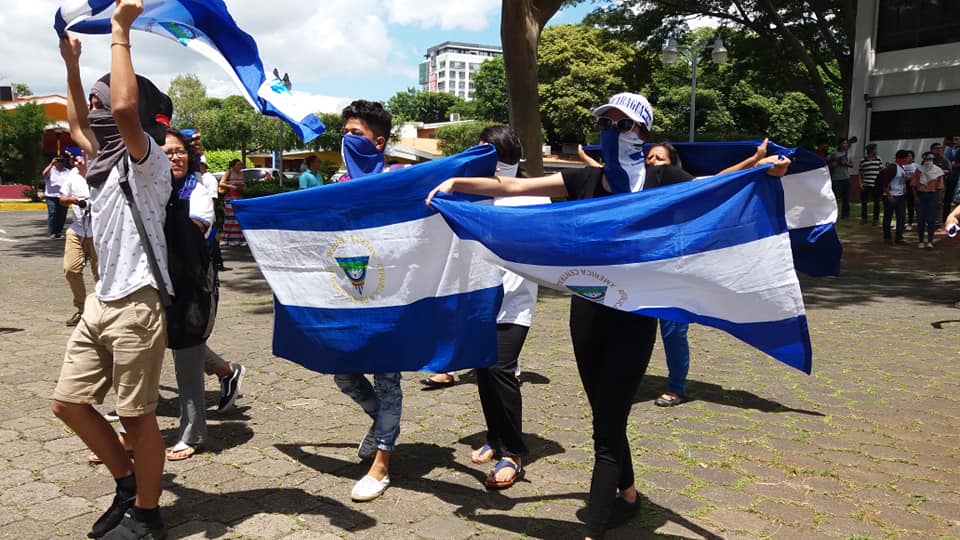 protestas, UCA
