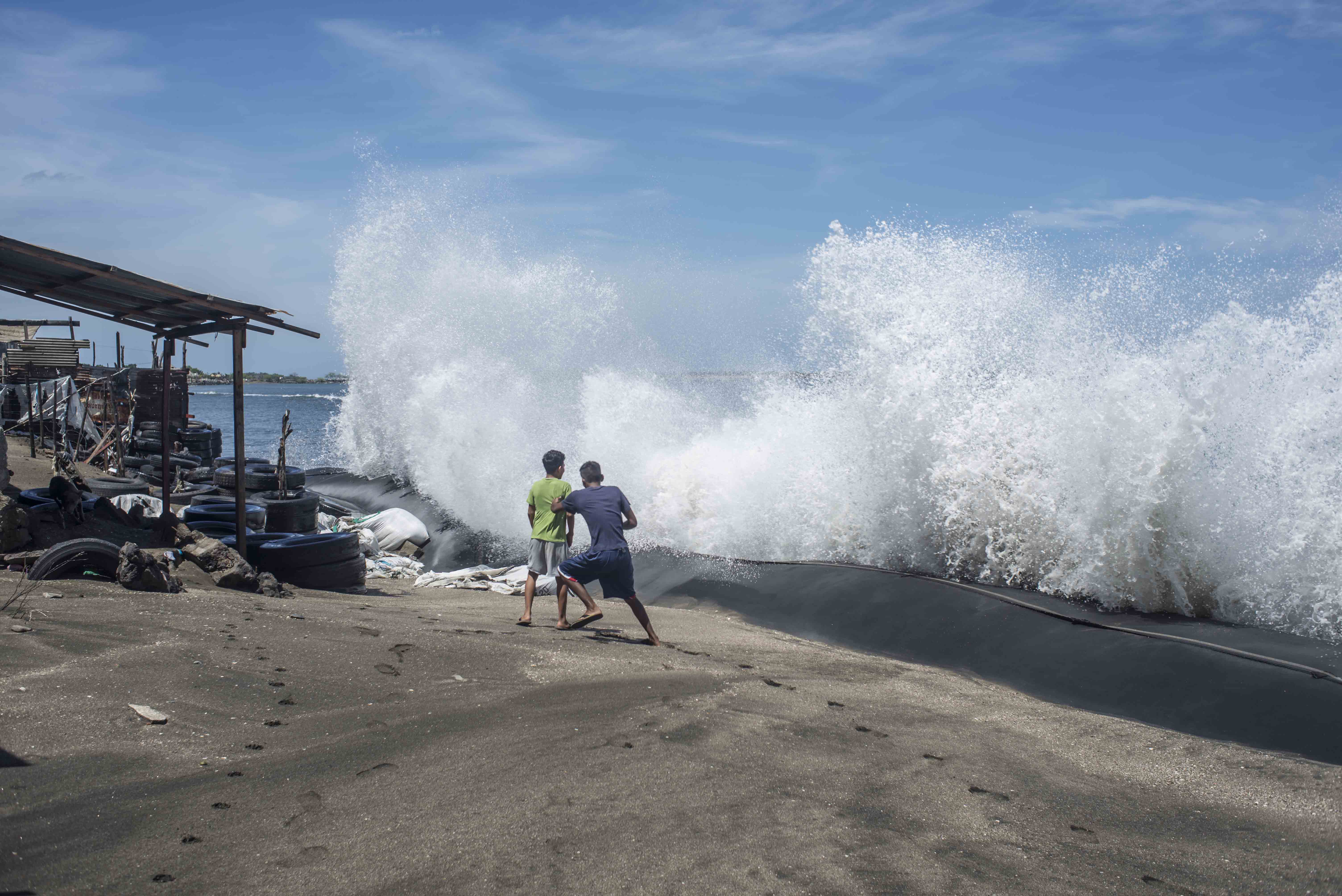 San Martín, el barrio que el mar se está tragando en Corinto