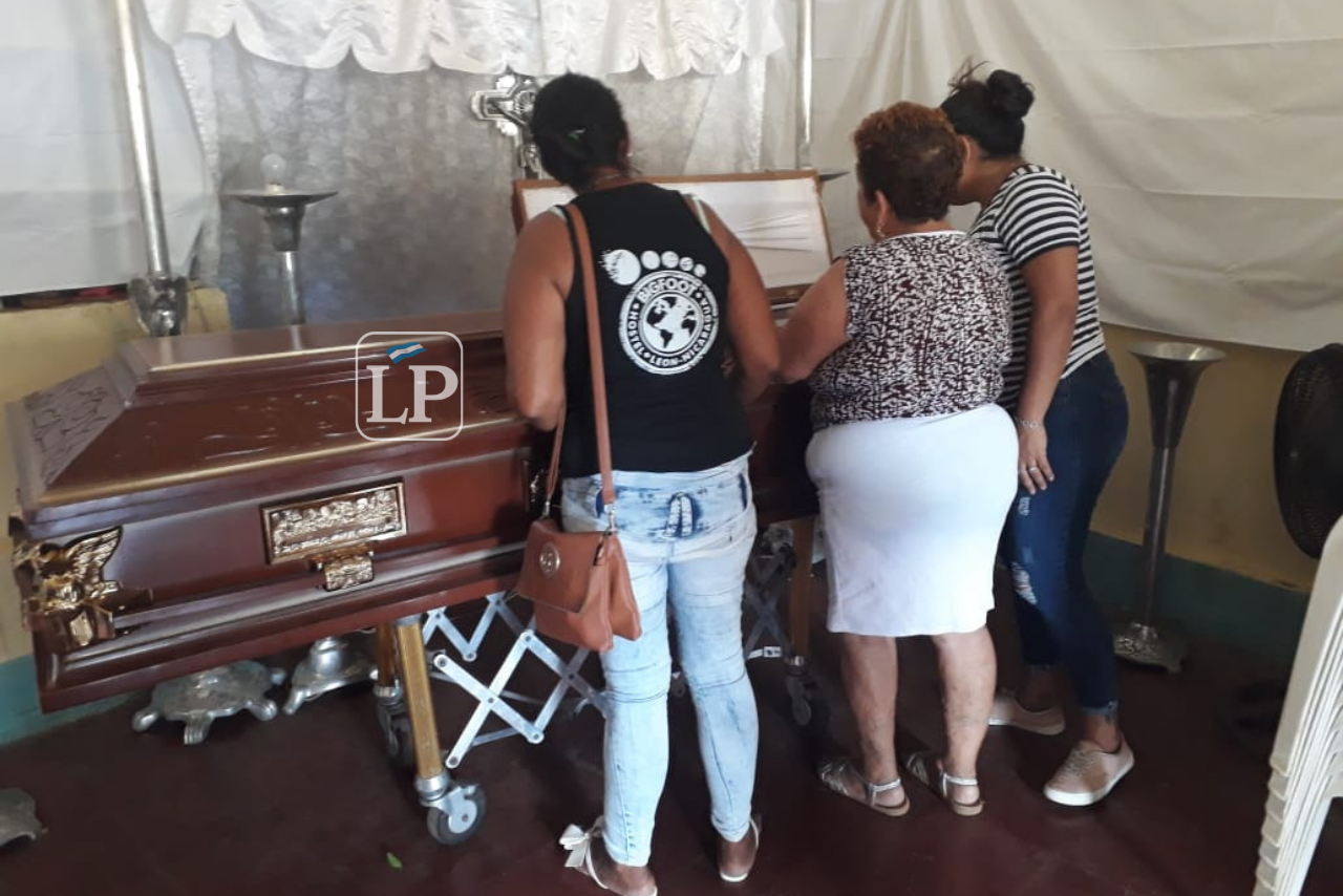 Madre relata el ataque de la Policía en contra de su hijo asesinado en León