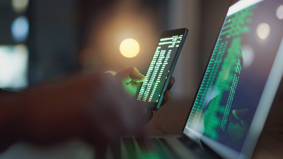 El fallo de seguridad que permite a hackers modificar archivos enviados por WhatsApp y Telegram