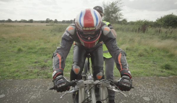 Cómo hizo un ciclista para alcanzar 280 km/h, el nuevo récord mundial masculino