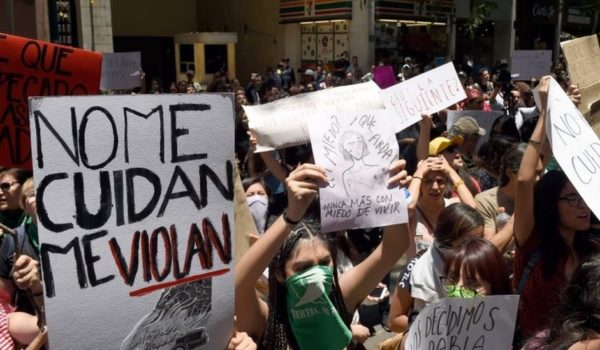 Violaciones en CDMX: los 2 casos de adolescentes que acusan a policías de agredirlas sexualmente que indignan a la capital de México