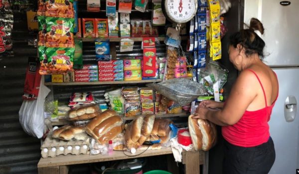 Ciudadanos nicaragüenses enfrentan serios problemas para adquirir la canasta básica