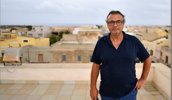 Migrantes sin puertos ni asistencia en el Mediterráneo