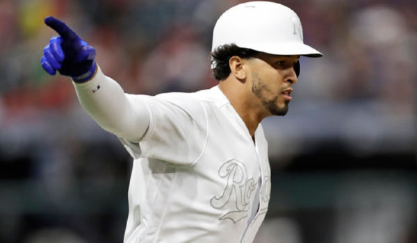 Cheslor Cuthbert acaba mala racha de 40-0 con un doblete