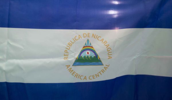 Azul y blanco