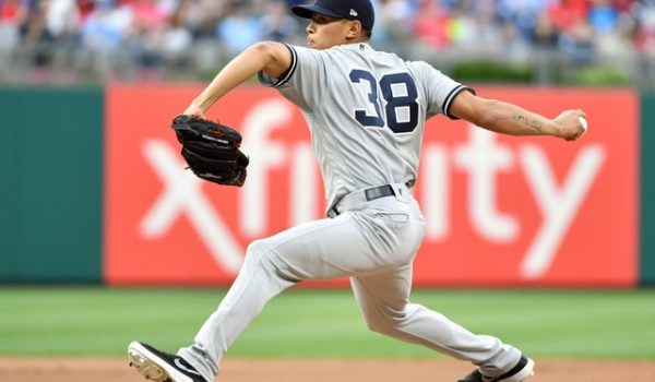 Jonathan Loáisiga reaparece con buen relevo ante Oakland