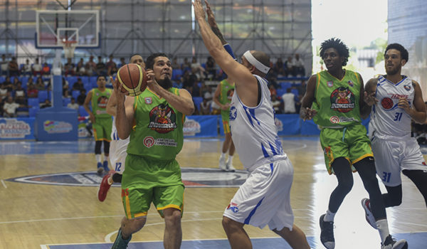 Liga Superior de Baloncesto: Indígenas superan con autoridad al Jass y consiguen primera victoria