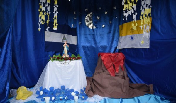 altar, León, Gritería