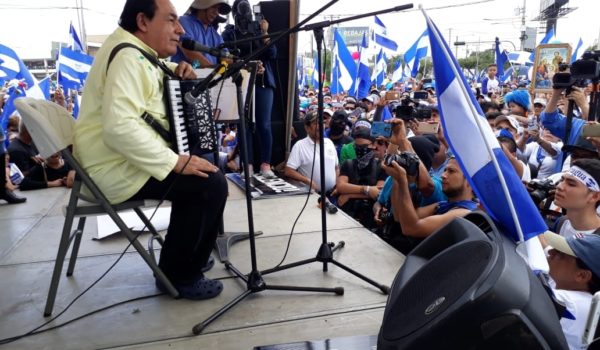 Carlos Mejía Godoy regresará hasta que salga el último reo y cese la persecución