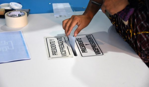 Escasa asistencia de votantes en las elecciones presidenciales en Guatemala