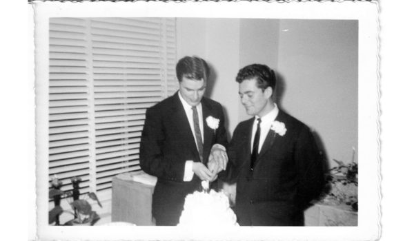 Las misteriosas fotos de una boda gay celebrada en Estados Unidos en 1957 (medio siglo antes de que el matrimonio homosexual fuera legal en el país)