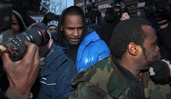Cantante R. Kelly enfrenta nuevos cargos de abuso sexual en Minesota