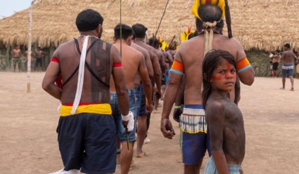 Amazonas: las tribus enemigas que se unieron contra el presidente Jair Bolsonaro
