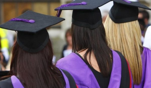 El cambio en la política migratoria en Reino Unido que beneficia a los estudiantes extranjeros