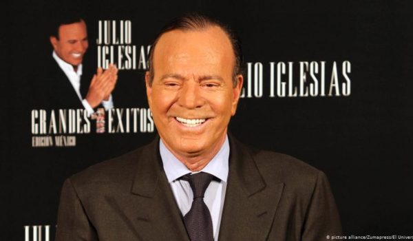 Dorian obliga a posponer conciertos de Julio Iglesias