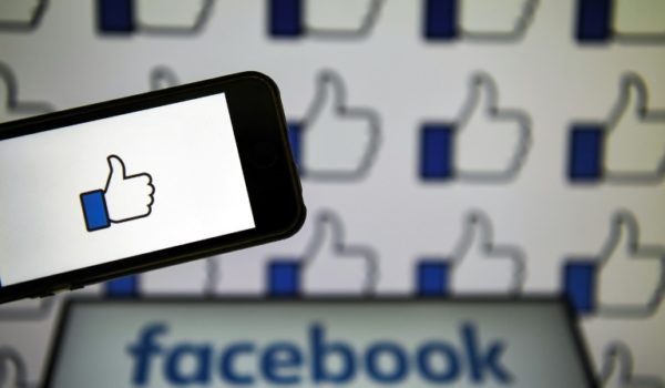 Millones de números telefónicos de usuarios de Facebook quedaron expuestos, según medios