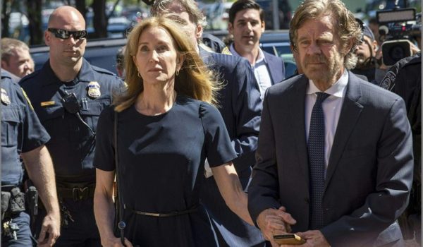 Sobornos para entrar a la universidad: la actriz Felicity Huffman pasará 14 días en prisión