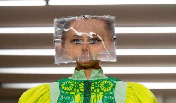 Moda de Londres entre las turbulencias del Brexit y las protestas de ecologistas