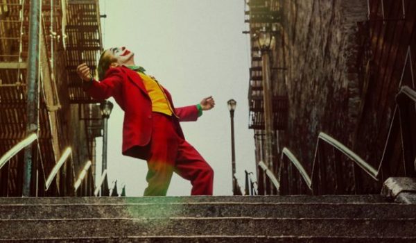 «Joker»: cuál es el origen de la canción que Joaquín Phoenix baila en la película y por qué causa controversia