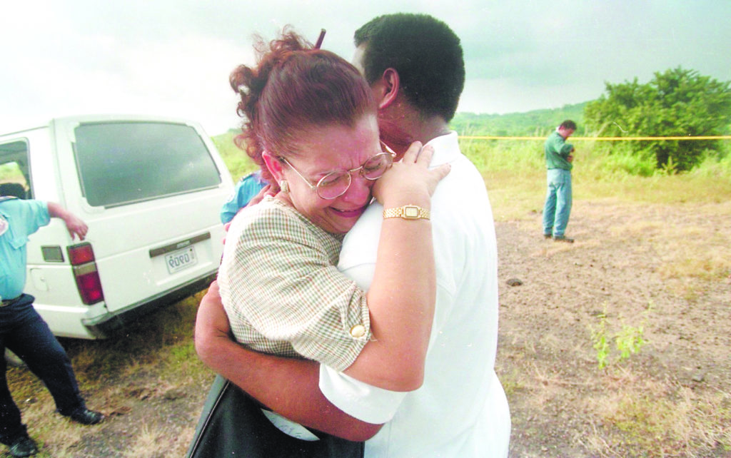 Doña María Luisa Corea, madre de Jean Marcel, pide justicia, una justicia que nunca llegó. HOY/Reproducción: Yury Salvatierra
