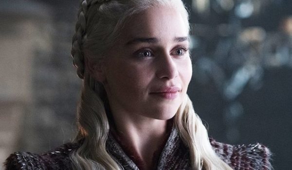 Emilia Clarke: «Lloraba en el baño antes de grabar las escenas de desnudo en ‘Game of Thrones'»