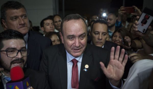 Presidente electo de Guatemala romperá relaciones con el gobierno en disputa de Maduro