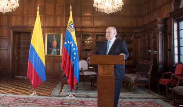 «Yo no filtré información»: Exembajador de Guaidó en Colombia