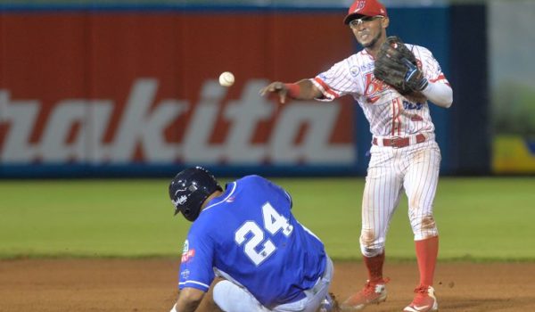 Los Tigres de Chinandega mandan a cuidados intensivos al Bóer; Brazoban lanza joya de pitcheo