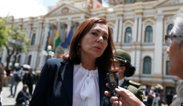 Bolivia mantiene orden de captura contra exministros de Evo Morales