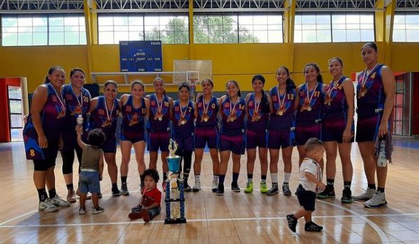 Jass añade otro título al coronarse invicto en el baloncesto femenino