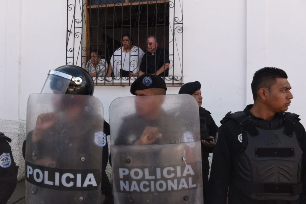 Masaya, policía, asedio