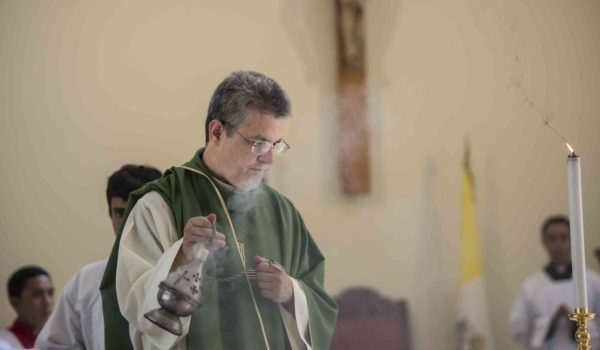 Iglesia católica ha solventado ausencia momentánea del cardenal Leopoldo Brenes