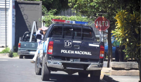 Policía