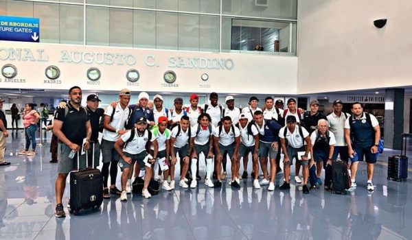 74 mil dólares en gastos y 18 horas de viaje: El costoso viaje de la Azul y Blanco hasta San Vicente y las Granadinas