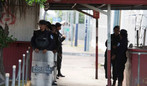 Asedio policial en Diario La Prensa