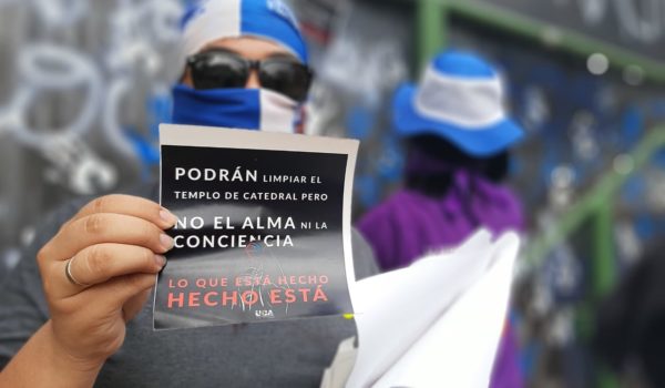 Ortega ataca a la Iglesia de diferente maneras. Saca a Dios de las monedas y billetes