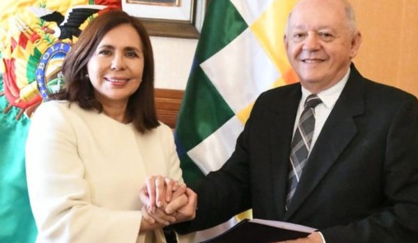Bolivia, Estados Unidos
